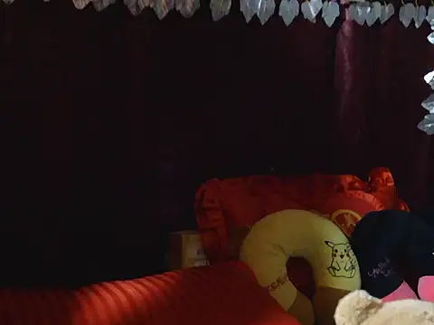 Kristinalui online show from 8, 10, 2025