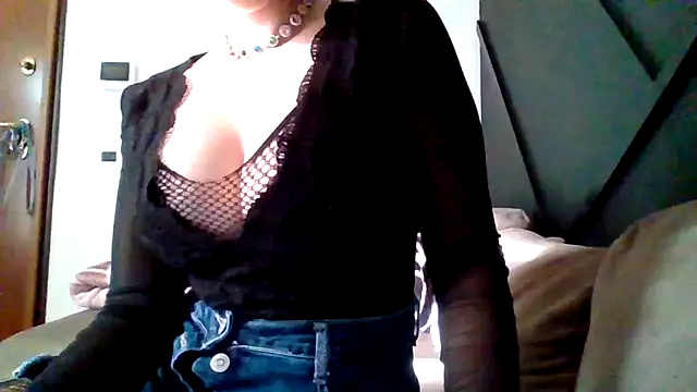 Snapshot of sexycolf chatting on 24, 10, 2025 sexycolf online show from 24, 10, 2025