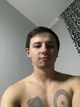 Snapshot of KirilStella chatting on 3, 11, 2025 KirilStella online show from 3, 11, 2025