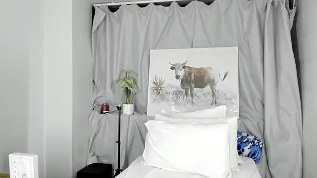 Snapshot of ConnieSmall24 chatting on 21, 10, 2025 ConnieSmall24 online show from 21, 10, 2025