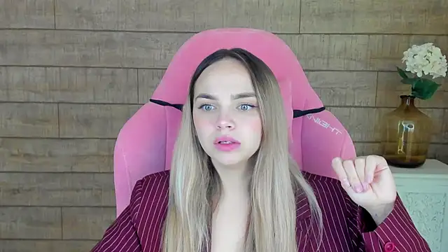 Snapshot of AnitaVenture chatting on 27, 9, 2025 AnitaVenture online show from 27, 9, 2025