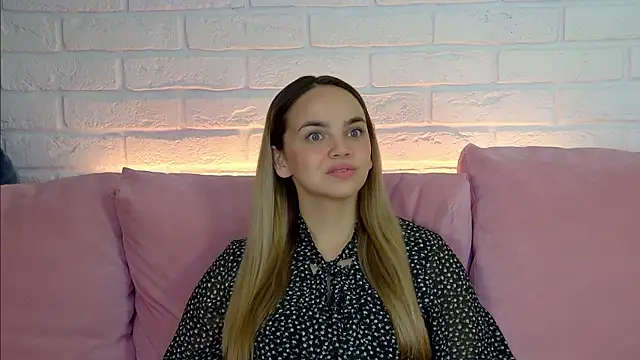 Snapshot of AnitaVenture chatting on 28, 9, 2025 AnitaVenture online show from 28, 9, 2025