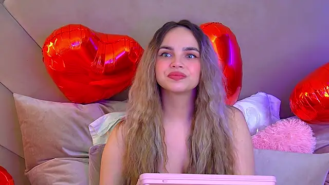 Snapshot of AnitaVenture chatting on 12, 10, 2025 AnitaVenture online show from 12, 10, 2025