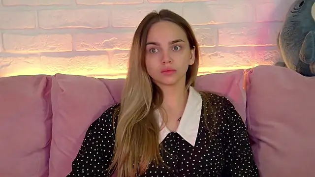 Snapshot of AnitaVenture chatting on 16, 10, 2025 AnitaVenture online show from 16, 10, 2025