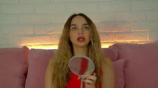 Snapshot of AnitaVenture chatting on 24, 10, 2025 AnitaVenture online show from 24, 10, 2025