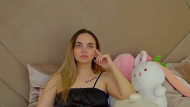 Snapshot of AnitaVenture chatting on 9, 11, 2025 AnitaVenture online show from 9, 11, 2025