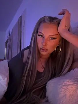 blondeeee online show from 21, 5, 2026
