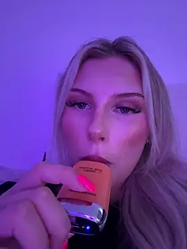 blondeeee online show from 24, 6, 2026