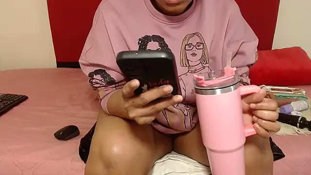 CurvyQueenx2 online show from 18, 5, 2026