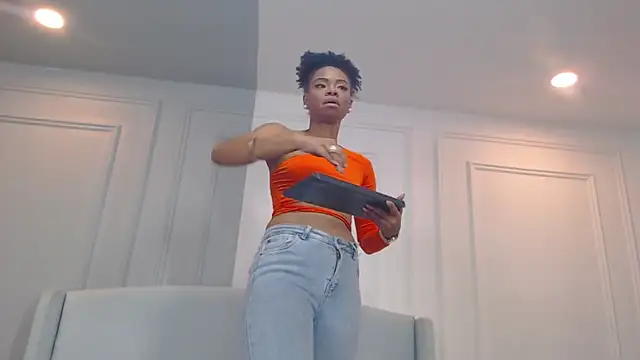 Snapshot of ChantalGarner chatting on 14, 10, 2025 ChantalGarner online show from 14, 10, 2025