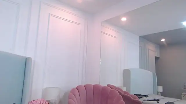 Snapshot of ChantalGarner chatting on 24, 10, 2025 ChantalGarner online show from 24, 10, 2025