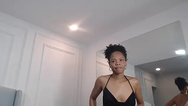 Snapshot of ChantalGarner chatting on 27, 10, 2025 ChantalGarner online show from 27, 10, 2025