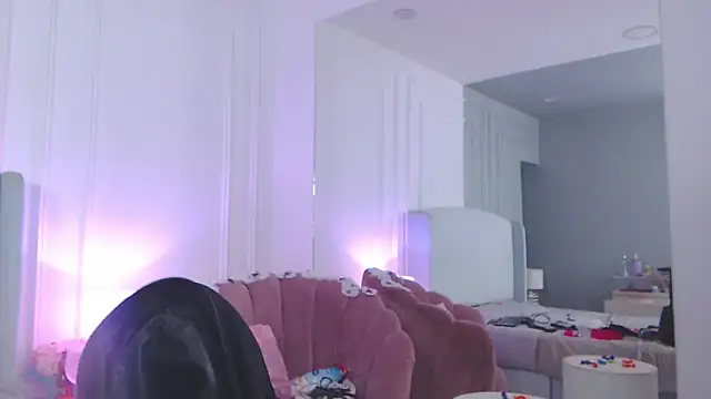 Snapshot of ChantalGarner chatting on 31, 10, 2025 ChantalGarner online show from 31, 10, 2025