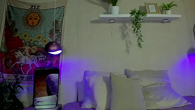 Snapshot of Violeta_dh chatting on 13, 10, 2025 Violeta dh online show from 13, 10, 2025