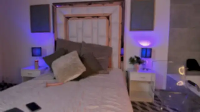 Snapshot of Violeta_dh chatting on 5, 11, 2025 Violeta dh online show from 5, 11, 2025