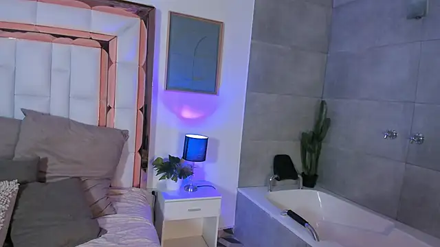 Snapshot of Violeta_dh chatting on 29, 11, 2025 Violeta dh online show from 29, 11, 2025