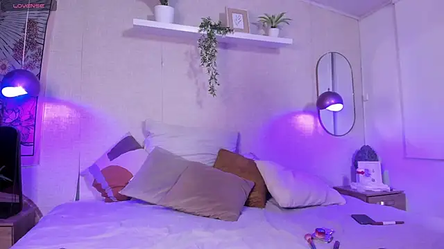 Snapshot of Violeta_dh chatting on 17, 12, 2025 Violeta dh online show from 17, 12, 2025