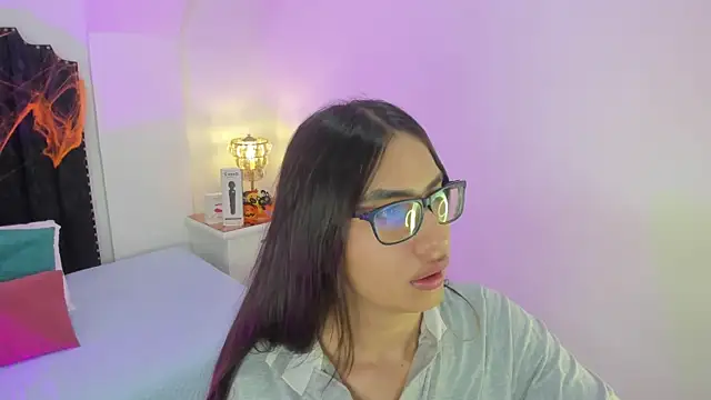 Snapshot of cherrylady_02 chatting on 1, 11, 2025 cherrylady 02 online show from 1, 11, 2025