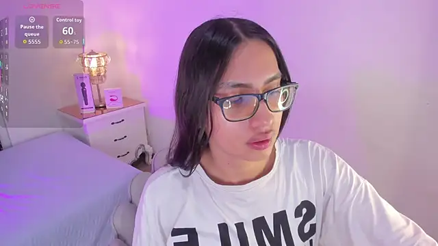 Snapshot of cherrylady_02 chatting on 2, 11, 2025 cherrylady 02 online show from 2, 11, 2025