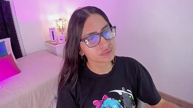 Snapshot of cherrylady_02 chatting on 7, 11, 2025 cherrylady 02 online show from 7, 11, 2025