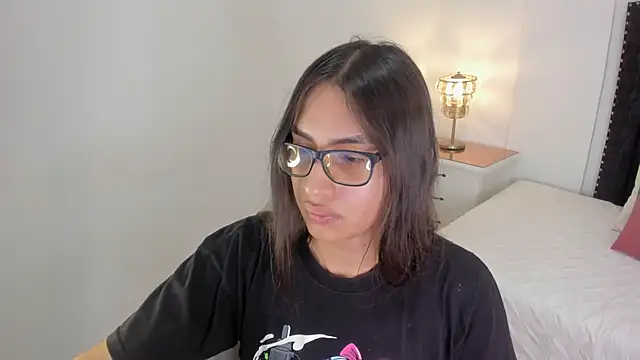 Snapshot of cherrylady_02 chatting on 16, 11, 2025 cherrylady 02 online show from 16, 11, 2025