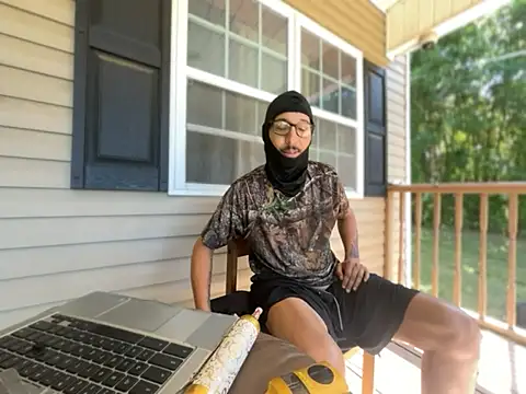 Snapshot of ThrowedWorldWide chatting on 15, 4, 2026 ThrowedWorldWide online show from 15, 4, 2026