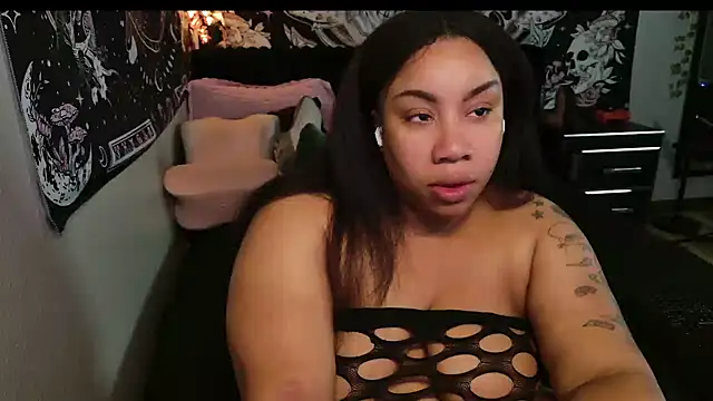 Snapshot of NeliaHexxen chatting on 13, 7, 2026 NeliaHexxen online show from 13, 7, 2026