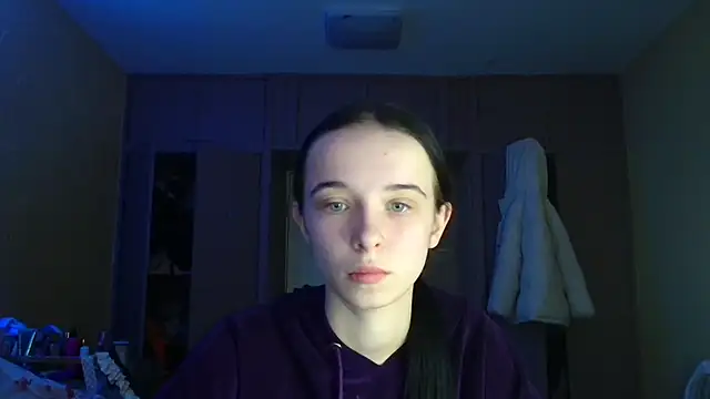 Emilia Light online show from 2, 2, 2026