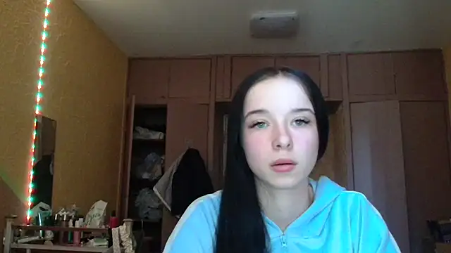 Emilia Light online show from 29, 4, 2026