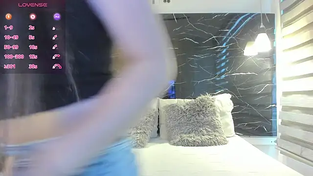 Snapshot of ZOE_LE chatting on 17, 3, 2026 ZOE LE online show from 17, 3, 2026