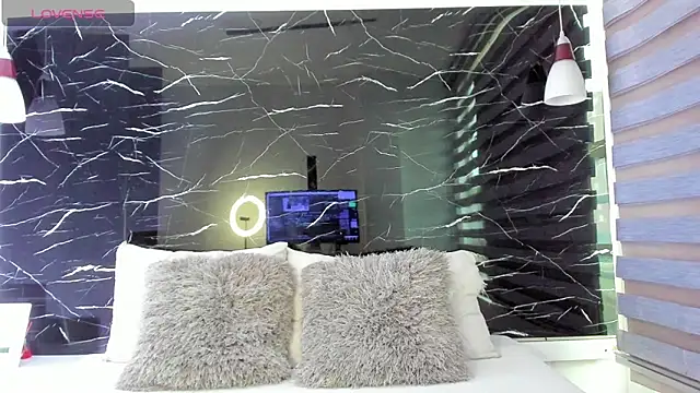 Snapshot of ZOE_LE chatting on 24, 3, 2026 ZOE LE online show from 24, 3, 2026