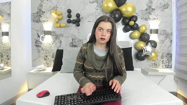 Snapshot of ZOE_LE chatting on 14, 4, 2026 ZOE LE online show from 14, 4, 2026