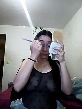 Snapshot of YaraDuartee chatting on 12, 10, 2025 YaraDuartee online show from 12, 10, 2025