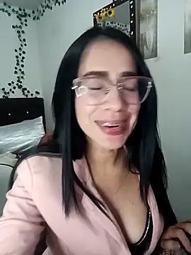 Snapshot of YaraDuartee chatting on 3, 2, 2026 YaraDuartee online show from 3, 2, 2026