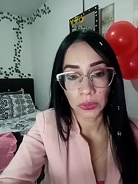 Snapshot of YaraDuartee chatting on 18, 2, 2026 YaraDuartee online show from 18, 2, 2026