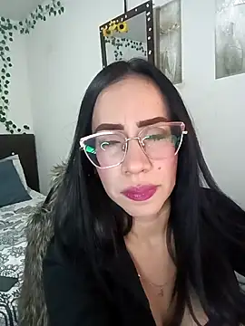 Snapshot of YaraDuartee chatting on 8, 3, 2026 YaraDuartee online show from 8, 3, 2026
