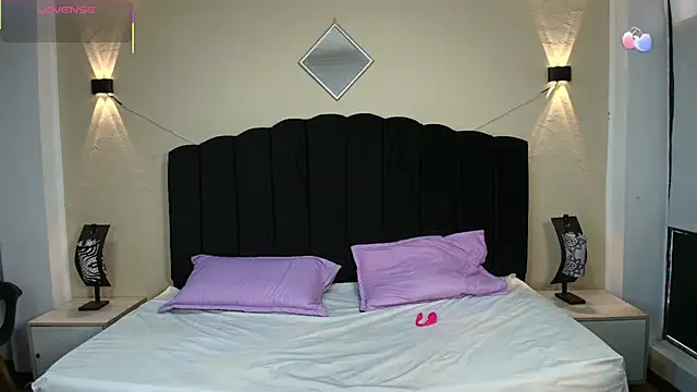 Snapshot of GabySweett_ chatting on 16, 12, 2025 GabySweett online show from 16, 12, 2025