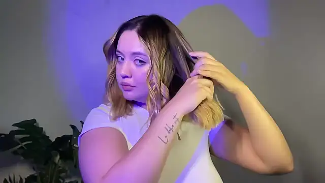 Snapshot of Angelina_velvett chatting on 10, 10, 2025 Angelina velvett online show from 10, 10, 2025