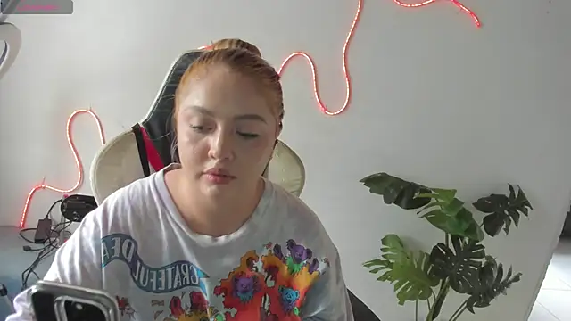 Snapshot of Angelina_velvett chatting on 15, 11, 2025 Angelina velvett online show from 15, 11, 2025