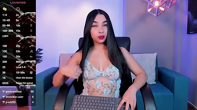 Snapshot of Caroline_Millerr chatting on 22, 10, 2025 Caroline Millerr online show from 22, 10, 2025