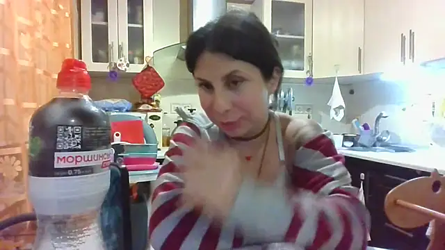 Snapshot of QueenMomyS chatting on 16, 10, 2025 QueenMomyS online show from 16, 10, 2025