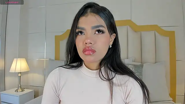 Snapshot of NaylaGrey chatting on 20, 11, 2025 NaylaGrey online show from 20, 11, 2025