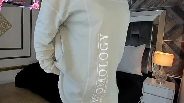 NaylaGrey online show from 7, 3, 2026