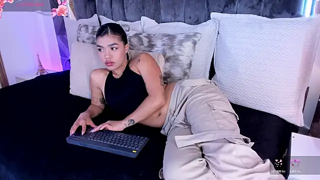 Snapshot of NaylaGrey chatting on 30, 6, 2026 NaylaGrey online show from 30, 6, 2026