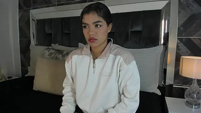 Snapshot of NaylaGrey chatting on 3, 7, 2026 NaylaGrey online show from 3, 7, 2026