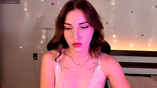 Snapshot of AmyVilvet_ chatting on 4, 11, 2025 AmyVilvet online show from 4, 11, 2025