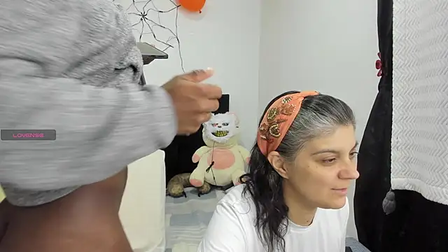 Yin yang hot online show from 28, 10, 2025