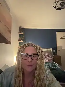 Snapshot of Horny_hippy_gurl chatting on 25, 9, 2025 Horny hippy gurl online show from 25, 9, 2025