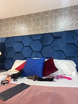 Angelina Roa online show from 27, 3, 2026