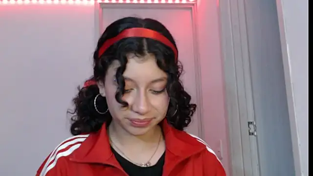 Snapshot of Ivonnybonn chatting on 17, 10, 2025 Ivonnybonn online show from 17, 10, 2025